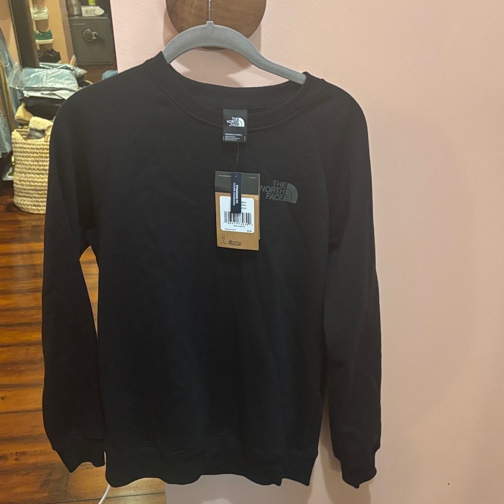 The North Face Women’s Fleece-lined Classic Black Crewneck Sweater